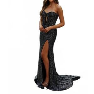 NEW SOPHIA THOMAS sweetheart neckline prom dress in navy